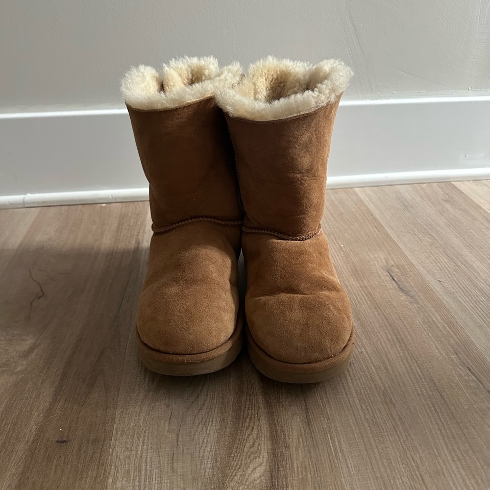 UGG Bailey Bow 2 Boot, women’s size 9